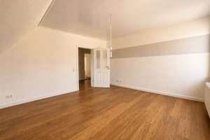 Käuferprovisionsfrei: Familienhaus mit 196 m², 5 Schlafzimmern, 3 Bädern und großem Garten – Dreigarbenfeld 20-22, 45359 Schönebeck, Essen – Vorschaubild 24
