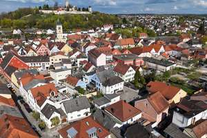 Stadthaus mit Genehmigung, Innenhof und großem Entwicklungsspielraum