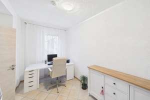 Vermietete 2 Zimmer im EG mit eigenem Eingang inkl. 2 Carports!  (Grundbuch noch Teileigentum/Büro) – 70469 Feuerbach-Mitte, Stuttgart – Vorschaubild 4