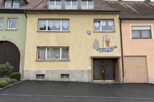 Attraktives Anlageobjekt mit drei vermieteten Wohnungen in Würzburg-Heidingsfeld – Die vollständige Adresse der Immobilie erhältst du vom Anbieter., 97084 Heidingsfeld, Würzburg – Vorschaubild 2