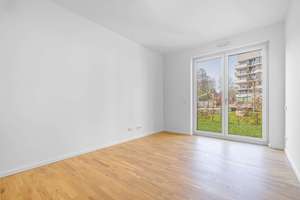 Kurzfristig bezugsfertige 4-Zi.-Wohnung mit Südterrasse! Jetzt 6,5%* Grunderwerbsteuer geschenkt! – Am Albertussee 41, 40549 Heerdt, Düsseldorf – Vorschaubild 3