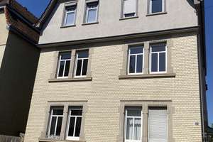 Komplettrenovierte helle 3 Zimmer Wohnung mit neuer Einbauküche und großem Balkon