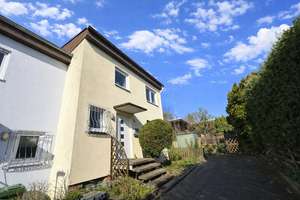 Schnäppchen in Sinsheim-Ost: Schönes Reihenendhaus mit Garten und Garage – Die vollständige Adresse der Immobilie erhältst du vom Anbieter., 74889 Sinsheim – Vorschaubild 2