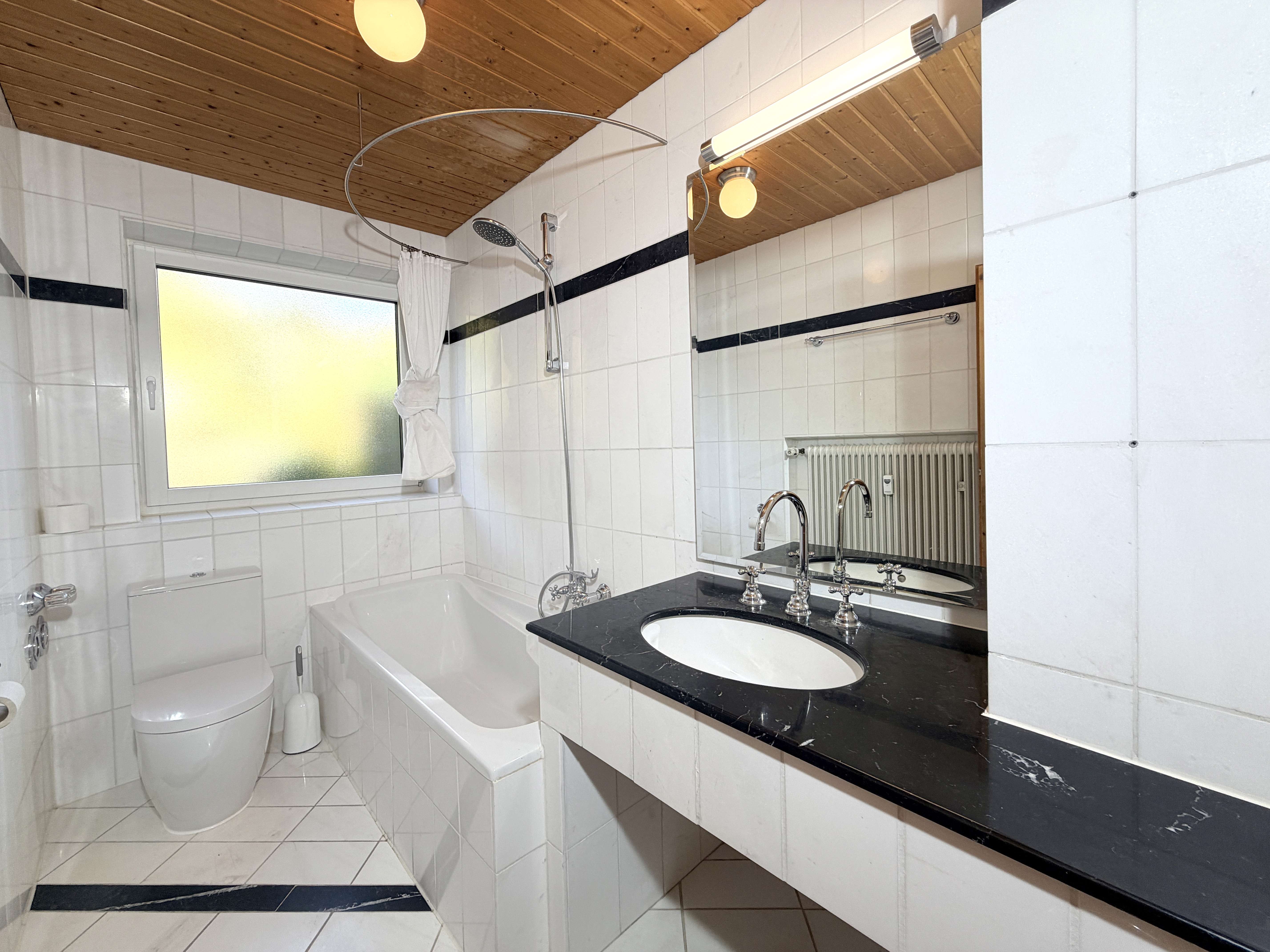 Immobilie in Garmisch-Partenkirchen - Geräumige Wohnung mit viel Privatsphäre - flexibel nutzbar! - Bild 4