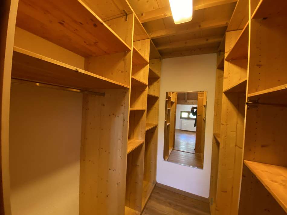 Kleiderschrank (begehbar)