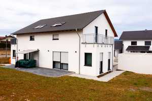 Leeres ganzes Doppelhaus: Selbst bewohnen oder vermieten - ruhige zentrale Lage – Falkenstraße 5, 94336 Straubing-Bogen (Kreis) – Vorschaubild 1