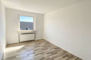 FRISCH RENOVIERT! Wohnen mit Toller Aussicht – Die vollständige Adresse der Immobilie erhältst du vom Anbieter., 46045 Styrum, Oberhausen – Vorschaubild 4