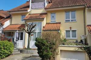 Flexibles Mehrfamilienhaus mit drei Wohneinheiten – ideal für Familie & Arbeiten von Zuhause – Die vollständige Adresse der Immobilie erhältst du vom Anbieter., 61381 Friedrichsdorf – Vorschaubild 1