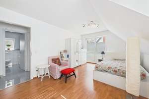 Freistehendes Familienhaus mit sonniger Terrasse, gemütlichem Garten, Einbauküche & Doppelgarage – Die vollständige Adresse der Immobilie erhältst du vom Anbieter., 40489 Wittlaer, Düsseldorf – Vorschaubild 13