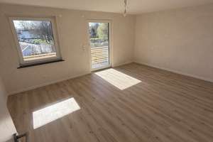 Neuwertiges Reihenendhaus in Reutlingen (Erstbezug) – Die vollständige Adresse der Immobilie erhältst du vom Anbieter., 72760 Reutlingen-Mitte, Reutlingen – Vorschaubild 9