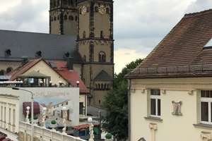 Helle 2-Zimmer-Wohnung mit Balkon, offener Wohnküche und Aufzug im sanierten Altbau