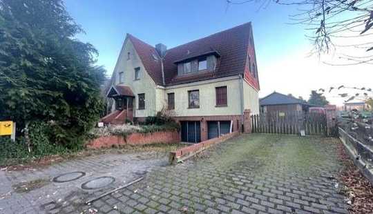 Bild von Wohnhaus mit 3 Wohnungen, Laden, Pferdeboxen, Stall und Nebengebäude