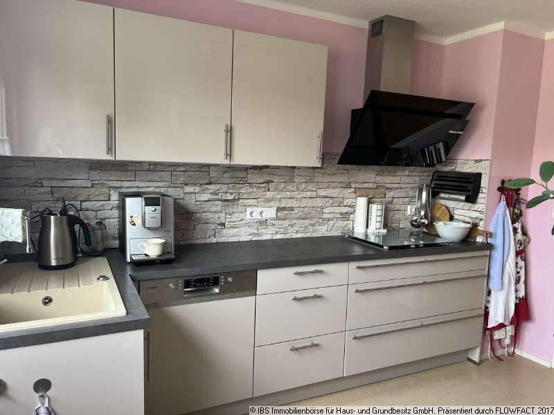 Immobilie in Gerabronn - STIL - CHARME - PLATZ: Stattliches, gepfelgtes 2-Familienhaus mit 3 Garagen und großem Grundstück - Bild 2