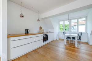 Sonnige Dachgeschosswohnung mit großem Südbalkon – 3 Zimmer in Berlin-Johannisthal – Die vollständige Adresse der Immobilie erhältst du vom Anbieter., 12487 Johannisthal, Berlin – Vorschaubild 6