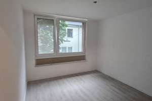Zuhause mit 3 Zimmern in der Kölner Altstadt, die Wohnung ist nicht renoviert. – Pantaleonsmühlengasse 22-24, 50676 Altstadt/Süd, Köln – Vorschaubild 7