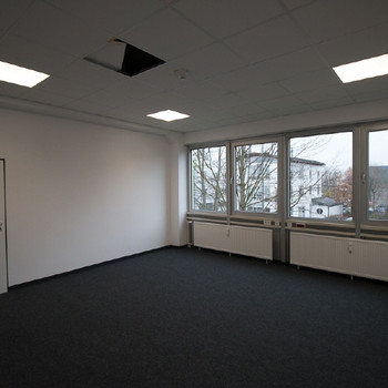 STOCK | Münchner Osten | Fitnessstudio | helle Flächen