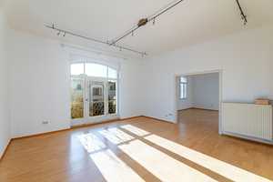 * RESERVIERT * EINZIGARTIGE VILLA IN SPITZENLAGE – HISTORISCHE ARCHITEKTUR MIT ZEITGEMÄSSEM KOMFORT – Erlangen – Vorschaubild 9