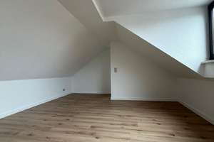Große 3-Zimmer Maisonette mit Einbauküche, zwei Bädern, Stellplatz und Laminat in ruhiger Lage! – Die vollständige Adresse der Immobilie erhältst du vom Anbieter., 9130 Sonnenberg, Chemnitz – Vorschaubild 8