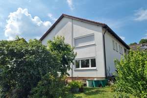 Erdgeschosswohnung sofort beziehbar! Gepflegtes Zweifam.-Haus mit Doppelgarage und Garten in ruhiger – Die vollständige Adresse der Immobilie erhältst du vom Anbieter., 97500 Ebelsbach – Vorschaubild 8