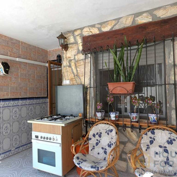 Bungalow mit 11 m² großer Terrasse in ruhiger Lage und nah an allen Annehmlichkeiten.