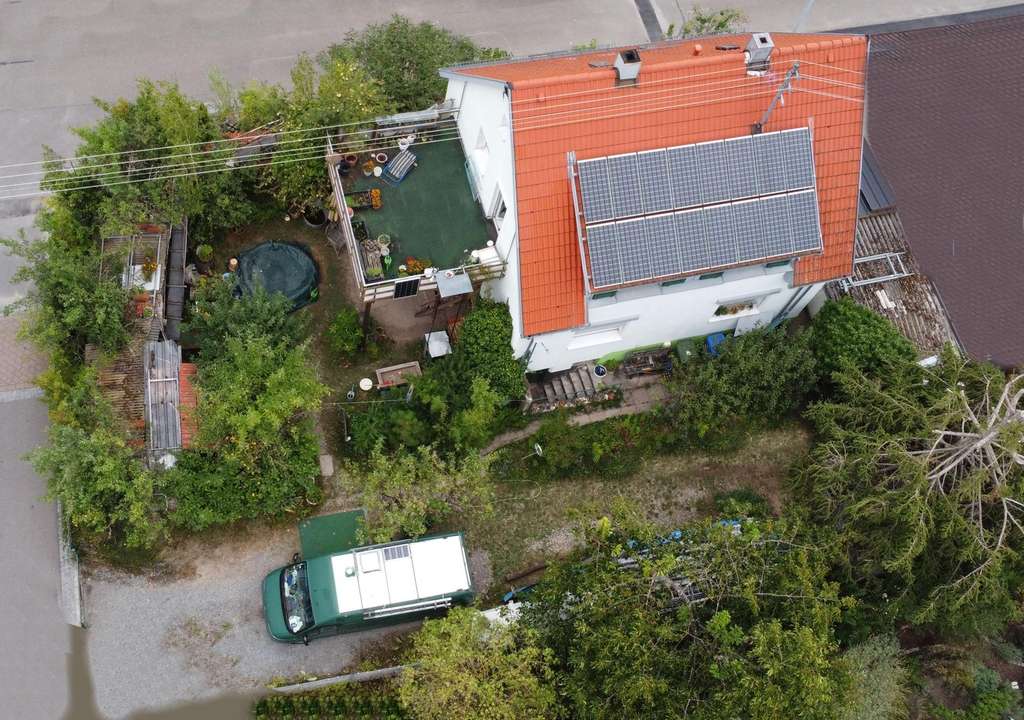 Immobilie in Brackenheim - Energetisch saniertes Haus mit Garten und Garage - Bild 0
