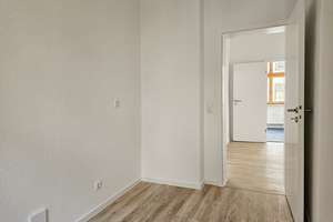 Mit Video: Frisch saniert - 2 Zimmer mit Tageslichtbad und Einbauküche! – Sankt-Michael-Straße 5, 39112 Sudenburg, Magdeburg – Vorschaubild 10