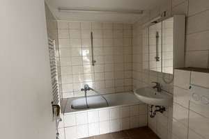 Renovierungsbedürftiges Reihenhaus mit 4 Zimmern in Gelsenkirchen-Hassel – Howeg 41, 45896 Hassel, Gelsenkirchen – Vorschaubild 3