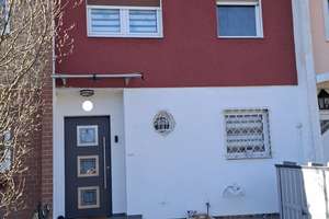 *Charmantes Reihenhaus für die kleine Familie auf ca. 100qm Wohnnutzfläche vollunterkellert*