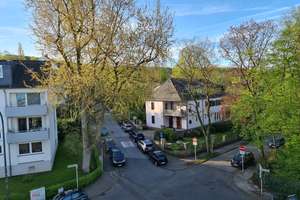 ZOO-VIERTEL; SCHÖNE und HELLE 2-Zimmer-DG.-Wohnung mit Dachterrasse
