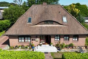 Ein Zuhause zum Ankommen – Wohnen, Entspannen und Möglichkeiten verbinden – Die vollständige Adresse der Immobilie erhältst du vom Anbieter., 24613 Aukrug – Vorschaubild 2