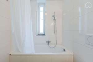 Bezugsfreie Single-Wohnung mit Innenhofblick im Simon-Dach-Viertel – Dirschauer Straße 3, 10245 Friedrichshain, Berlin – Vorschaubild 15