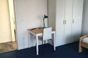 Möblierte 4-Zi Whg mit Balkon, WG geeignet – Neubeuerner Straße 10, 80686 Friedenheim, München – Vorschaubild 2