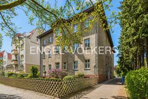 Modernisierte 2-Zimmer-Dachgeschosswohnung in begehrter Lage von Berlin-Lichterfelde