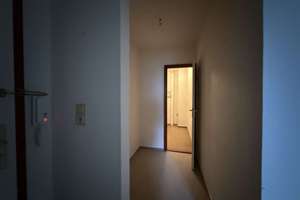 Ruhig gelegene 4-Zimmer ETW im 5. Stock mit Fahrstuhl direkt unterm sanierten Dach – Die vollständige Adresse der Immobilie erhältst du vom Anbieter., 24109 Mettenhof, Kiel – Vorschaubild 8