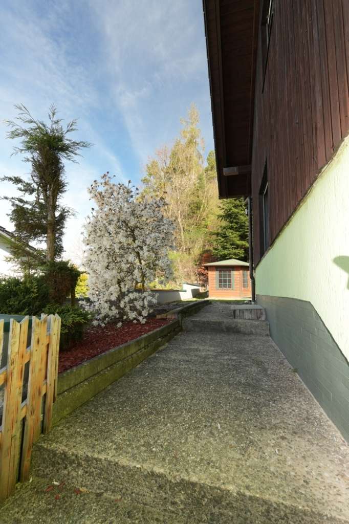 Immobilie in Reut - Schönes Wohnhaus in ruhiger Siedlungslage und großem Grundstück - 781 - Bild 4