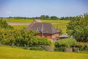 Den Deich im Garten | Großzügiges Einfamilienhaus mit privatem Deichzugang – Nordfriesland (Kreis) – Vorschaubild 2