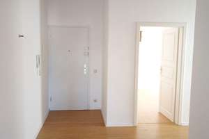Helle, freundliche Dachgeschoß- Wohnung 2 ZKB – Göggingerstr 31, 86159 Antonsviertel, Augsburg – Vorschaubild 4