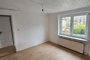 Der kleine Familientraum, 4 Zimmer, schön geschnittene Räume, pflegeleichter Garten. Tolles Objekt! – Schleswig-Flensburg (Kreis) – Vorschaubild 3