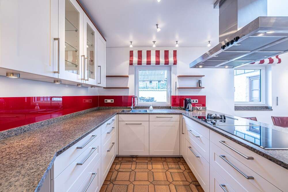 Immobilie in Hohenfelde - Top-Gepflegtes Anwesen mit 4 Wohnungen, Stall und Hauskoppel in Ostseenähe - Bild 7