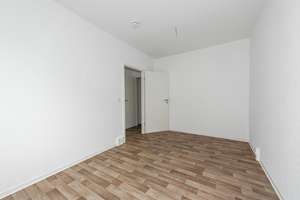 Für Sie in Sanierung- 3-Raumwohnung mit Balkon im Lieblingskiez. – Gneisenauring 18, 39130 Neu Olvenstedt, Magdeburg – Vorschaubild 9