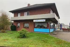 Gepflegtes Walmdachhaus mit 2 Wohneinheiten und Gewerbeeinheit in 25560 Schenefeld. – Die vollständige Adresse der Immobilie erhältst du vom Anbieter., 25560 Schenefeld – Vorschaubild 2