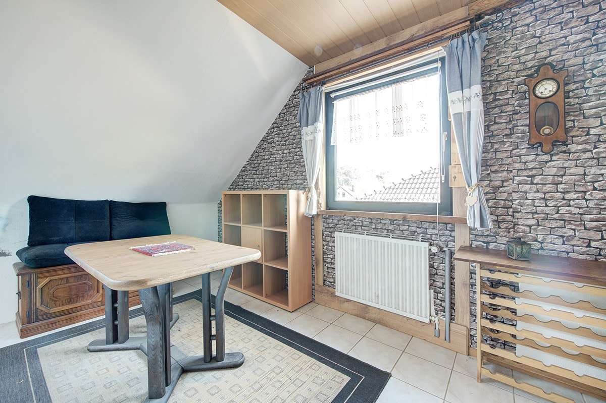 Immobilie in Weyerbusch - Ein-/Zweifamilienhaus in ruhiger Wohngegend mit nahezu ebenerdigem Gartengrundstück und Doppelgarage - Bild 4