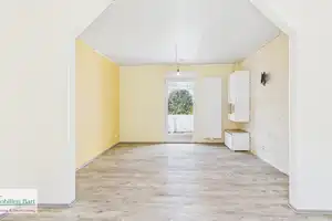 FREISTEHENDES WOHNHAUS MIT ÜBERDACHTEM BALKON UND SICHT INS GRÜNE IN FREUDENBURG! – Trier-Saarburg (Kreis) – Vorschaubild 3