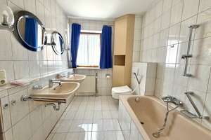 **sofort bezugsfrei**            gepflegtes Reihenmittelhaus
für die ganze Familie – Lochhamer Straße 97a, 81477 Obersendling, München – Vorschaubild 9