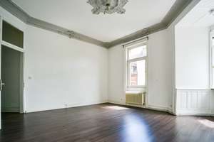 Klassische Altbauwohnung in denkmalgeschütztem Haus -provisionsfrei- mit Frankfurter Bad – 65183 Westend / Bleichstraße, Wiesbaden – Vorschaubild 4