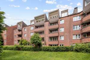 Zentral, bequem, charmant –                                    3 Zimmer Wohnung in U-Bahnnähe!