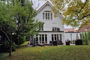 Großes Einfamilienhaus mit Garten in hervorragender Wohnlage München - Obersendling – Die vollständige Adresse der Immobilie erhältst du vom Anbieter., 81477 Obersendling, München – Vorschaubild 1