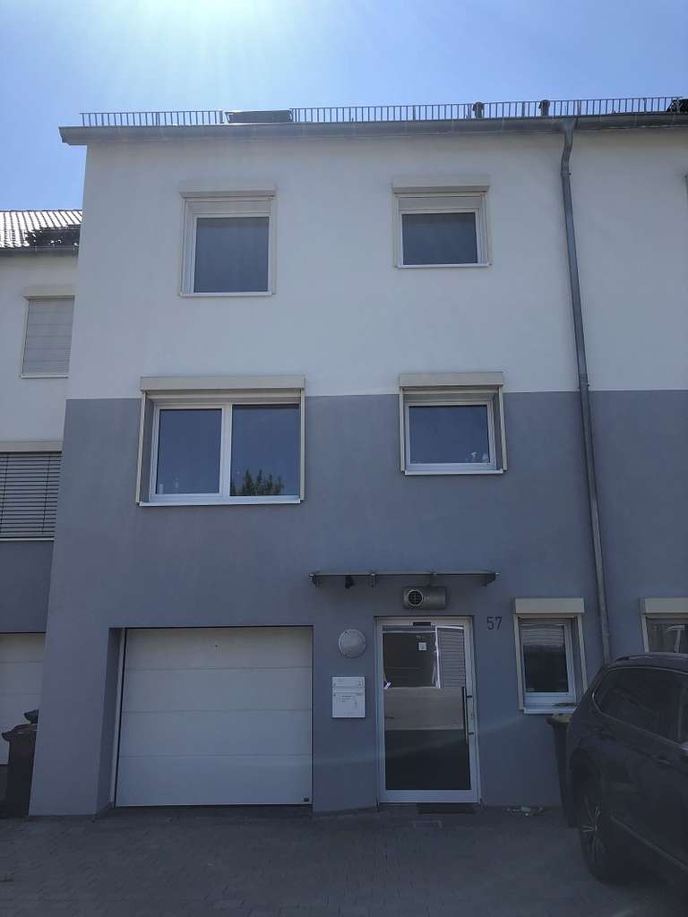 Modernes Reihenmittelhaus (Passivhaus - KfW 40) mit 3 Parkplätzen, Provisionsfrei!
