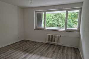 Frisch renovierte 2-Zimmer-Wohnung mit Balkon – Hasselstraße 161, 42651 Solingen – Vorschaubild 2