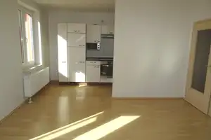 Offene Küche mit kompletter EBK - Fensterbad - Balkon - Abstellraum – Carl-von-Ossietzky-Straße 42, 9126 Chemnitz – Vorschaubild 7